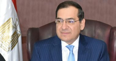 البترول توقع اتفاقا مع إينوك الإماراتية للعمل بتموين الطائرات فى مصر