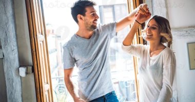 اعرف جسمك.. هكذا يساعد "هرمون الحب" فى عمليات الولادة والترابط بين الزوجين