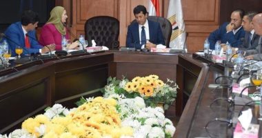 وزير الرياضة : الاهتمام بالنشء والشباب من أولوياتنا وإقامة دورى للمدارس قريبا