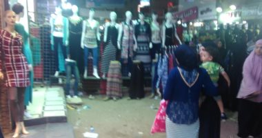 الباعة يغلقون شارع الورشة بالخصوص.. والمواطنون يشتكون