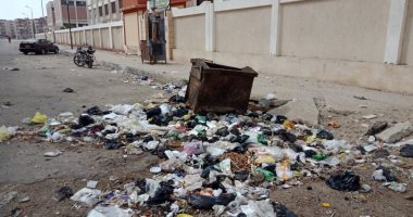 اضبط مخالفة.. القمامة تحاصر مدرستين فى حى الضواحى ببورسعيد