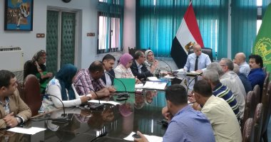 محافظ القليوبية يعقد اجتماعا لمتابعة تنفيذ مشروع "شارع مصر" بالمحافظة