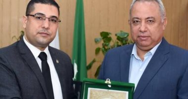 محافظ الشرقية يستقبل رئيس الهيئة العامة لمحو الامية
