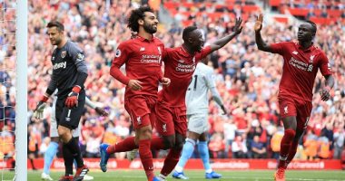 قائد مانشستر يونايتد السابق يكشف معاناة ليفربول هجوميا فى غياب محمد صلاح