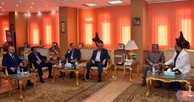 محافظ الشرقية يوجه مدير الأمن بإزالة التعديات وتحقيق السيولة المرورية