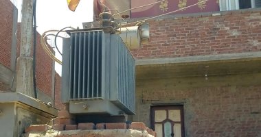 اضبط مخالفة.. محول كهرباء يهدد حياة الأهالى والأطفال بعزبة بغدادى بمنيا القمح