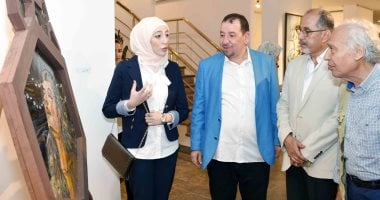 صور.. افتتاح معرض الواعدين الأول فى "جاليرى ضى"