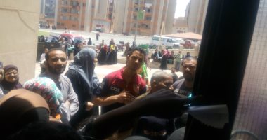 صور.. توافد مواطنى حى الأسمرات لتوصيل الغاز الطبيعى لمنازلهم