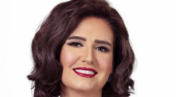 صور.. هنا شيحة تتألق بالأسود فى جلسة تصوير جديدة