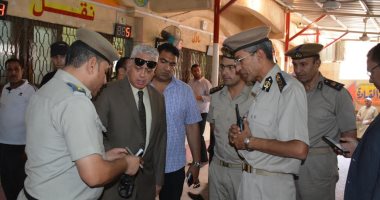 مدير أمن البحيرة يتفقد المواقع الشرطية بمركزى دمنهور و المحمودية