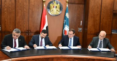 وزير البترول يوقع 3 اتفاقيات بترولية جديدة للبحث عن البترول والغاز