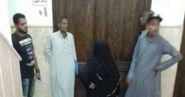 المواطنون فى أسوان يشتكون من تأخر موظفى السجل المدنى 