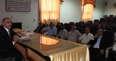 كلية العلوم بجامعة جنوب الوادى تعقد ورشة عمل لوضع محاور الخطة البحثية 