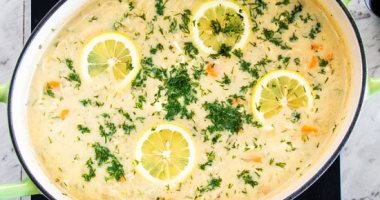 طريقة عمل شوربة الأرز بالليمون والدجاج