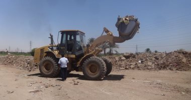 صور.. إزالة 1460 طن قمامة فى حملة مكبرة بالأقصر
