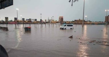 صور.. مصرع 4 أشخاص وانهيار 15 منزلا جراء الأمطار الغزيرة بالسودان