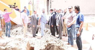 صور.. محافظ كفر الشيخ يتابع توصيل الغاز لـ6 آلاف منزل بالبرلس