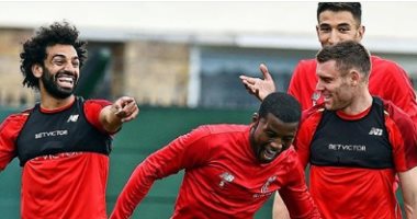 صور..محمد صلاح تاجر السعادة فى تدريبات ليفربول  