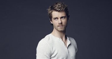 لوكى ميتشل أحدث المنضمين لملسلسل الدراما "The Code"
