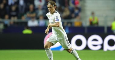 مودريتش يدرس الرحيل عن ريال مدريد بسبب فالفيردى 