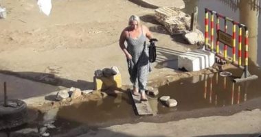 قارئ يشكو من غرق شوارع فى الغردقة بمياه الصرف الصحى 