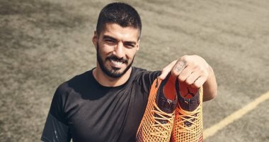 سواريز يرتدى حذاءً جديداً بالموسم المقبل ويحصل على مليون إسترلينى