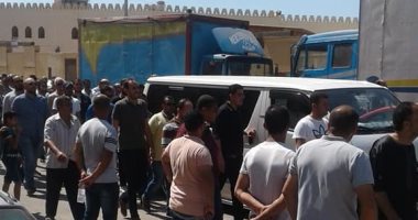مدير أمن دمياط يتقدم المشيعين في جنازة ضابط أكاديمية الشرطة