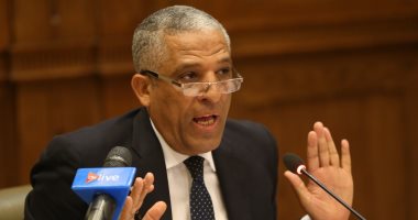 "محلية البرلمان" تطالب الحكومة بحصر العاملين بالجهاز الإدارى وإعادة توزيعهم