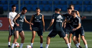 أشغال شاقة لنجوم ريال مدريد بعد هزيمة أتلتيكو القاسية.. صور