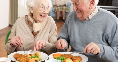لكبار السن فى العيد.. إزاى تاكل اللحمة بدون ضرر على صحتك؟