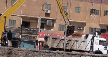 وزارة الرى تنفذ أعمال تطهيرات لمصرف السيل بأسوان وفرع كاسل بكوم أمبو