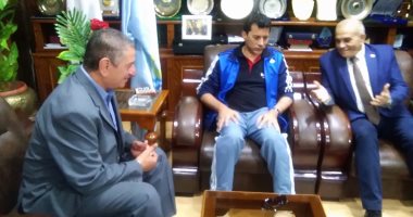 صور ..محافظ كفر الشيخ يستقبل وزير الشباب والرياضة