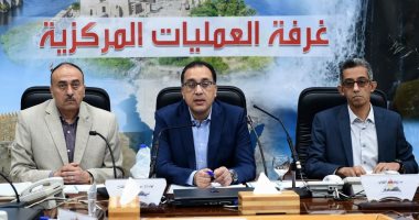 رئيس الوزراء يتلقى تقريرا من غرفة العمليات المركزية حول متابعة موسم الحج