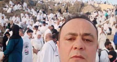 طارق يحيى من جبل عرفات : " اللهم تقبل "