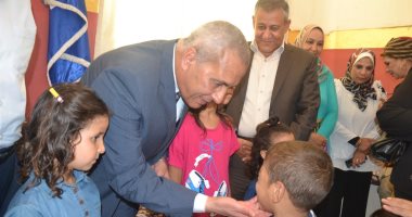 صور.. محافظ السويس يزور دور الأيتام والمسنين فى أول أيام عيد الأضحى