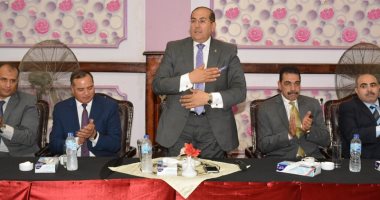 صور..محافظ سوهاج يطمئن على مرضى مستشفى الهلال ويشارك الأطفال الأيتام فرحتهم
