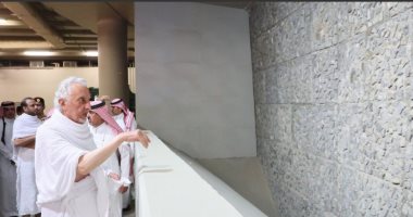 صور.. أمير مكة ونائبه يرميان جمرة العقبة بعد النفير من عرفات
