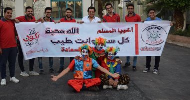 "أخويا المسلم كل سنة وأنت طيب" هكذا استقبل أقباط سوهاج المسلمين فى العيد