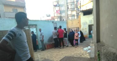 صور.. أهالى الغربية يزورون المقابر بعد صلاة عيد الأضحى