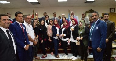 محافظ أسيوط يستقبل القيادات الدينية والشعبية للتهنئة بعيد الأضحى