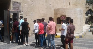 صور.. إقبال كبير على قلعة قايتباى فى ثانى أيام العيد