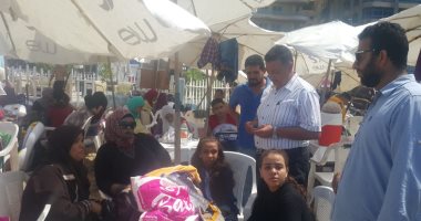 صور .. الشواطئ المجانية كامل العدد بالأسكندرية وإيرادات القلعة 59 ألف جنيه