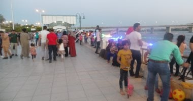 إقبال على كورنيش النيل مع انخفاض درجة حرارة الجو فى ثانى أيام العيد بقنا