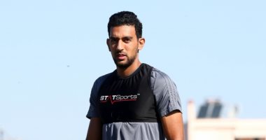 كوكا يحتفل بتأهل أولمبياكوس لدوري المجموعات الأوروبي 