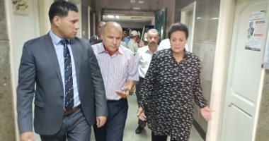 صور.. محافظ البحيرة تتفقد مستشفى دمنهور بعد نشوب حريق بسكن التمريض