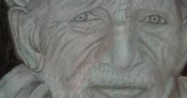 إسلام يبدع فى الرسم بالقلم الرصاص ويشارك بلوحاته الفنية  