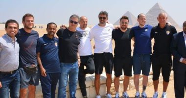 شاهد.. جولة سياحية لفريق العين الإماراتى فى منطقة الأهرامات 