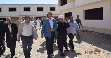 محافظ البحر الأحمر ووزير الأوقاف يتفقدان مدينة الحرفيين بالغردقة