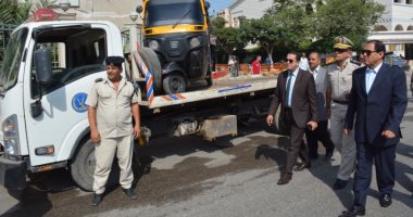فيديو.. محافظ الغربية يوجه بشن حملات مرورية مكبرة بالشوارع لمنع دخول التوك توك