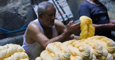 الصباغة مهنة لا تموت مهما طال الزمان